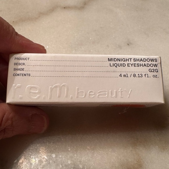 REM Liquid Eyeshadow in the box - Picture 2 of 3